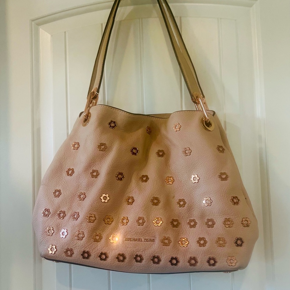 Michael Kors Bedford Legacy Grommet Large Shoulder Tote in Ballet/Rose Gold